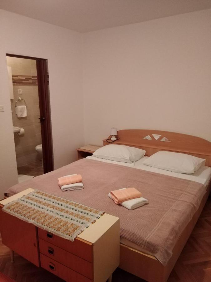 Soba Zeljka Hotel บริบีร์ ภายนอก รูปภาพ